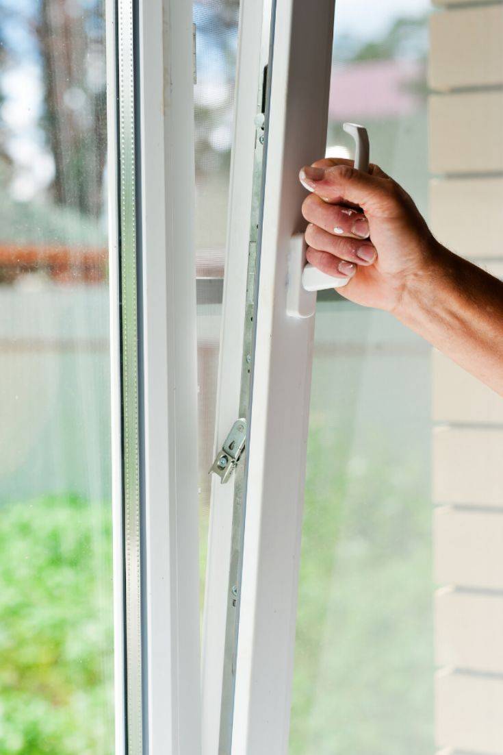 Devis pour l'installation de fenêtres oscillo-battantes en PVC à Ollioules dans le Var