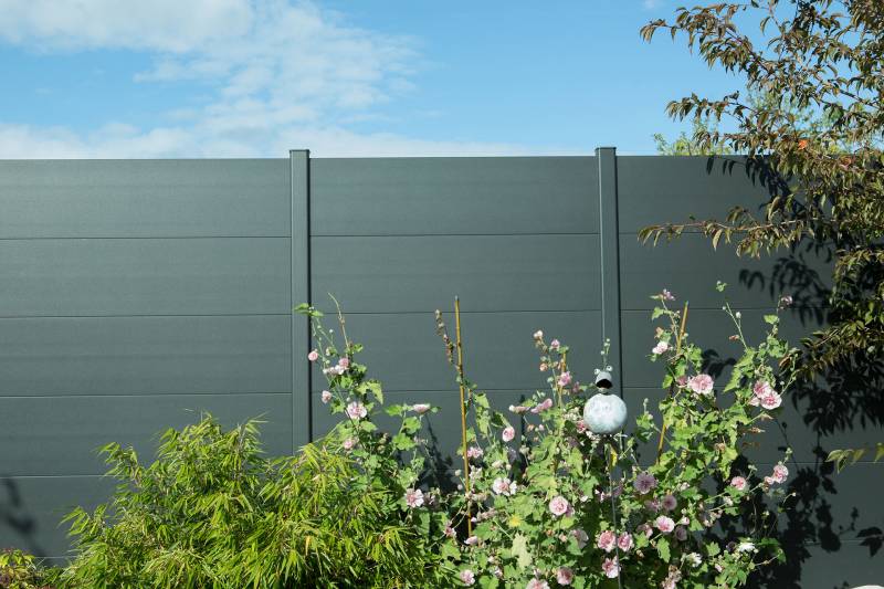 pose clôture pas cher en alu pleine 