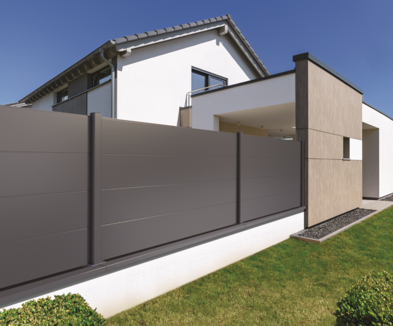 Installation d'une clôture en aluminium sur Six Fours les plages et ses alentours