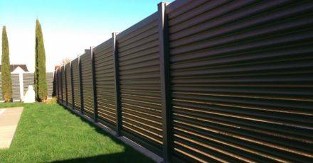 Installation d'une clôture sur mesure sur Six Fours les plages et ses alentours